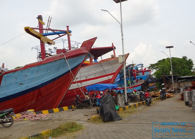 Sepekan Jelang Lebaran; Kapal Ikan Tambat Jauh ke Hilir Pulau Seprapat