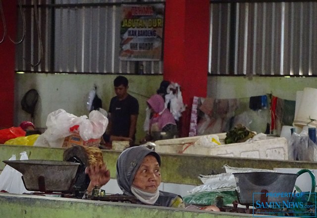 Pasar Tradisional Terus Berupaya Menerapkan PPKM Berbasis Mikro