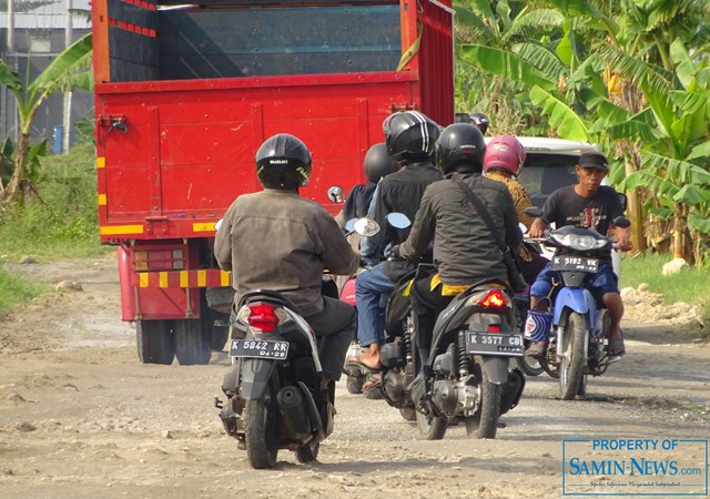 Kudus ”Semarak” dengan Jalan Rusak