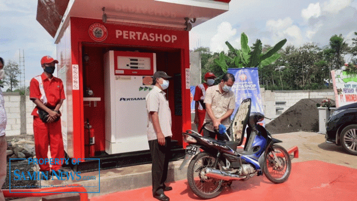 Peresmian pertashop di Desa Sumberrejo, Kecamatan Gunungwungkal oleh Kades setempat