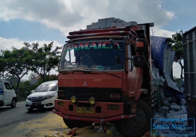 Laka Lantas Tiga Truck di Margorejo Lantaran Sopir Mengantuk