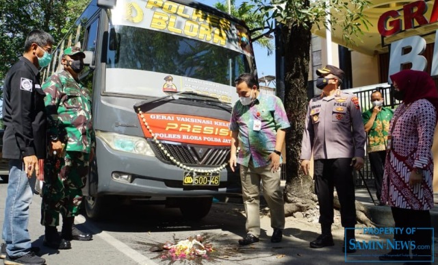 Tekan Kasus Covid-19, Bupati Resmikan Bus Vaksinasi