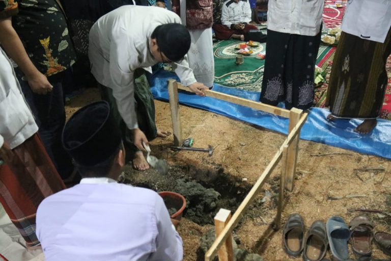 Bupati Hadiri Peletakan Batu Pertama Pembangunan Ponpes Al Muhammad 3 Cepu