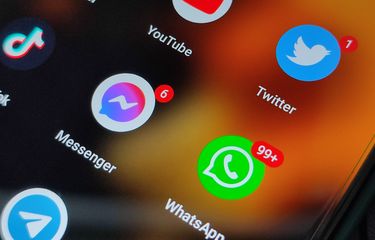 Facebook Disebut Ingin Intip Isi Pesan Whatsapp