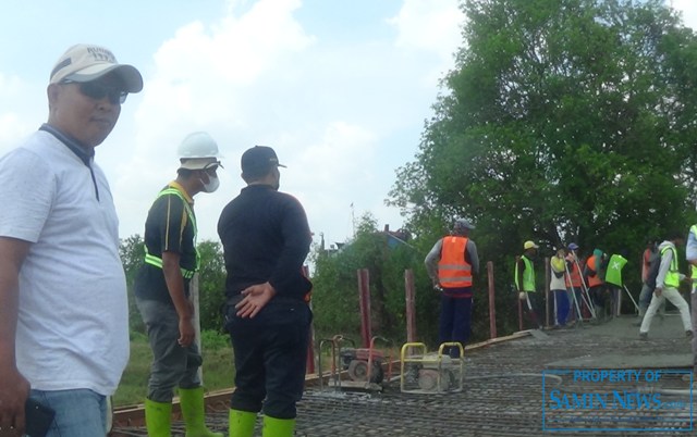 Ganti Lantai Dermaga Kolam Tambat Kapal yang Dilakukan Pengecoran