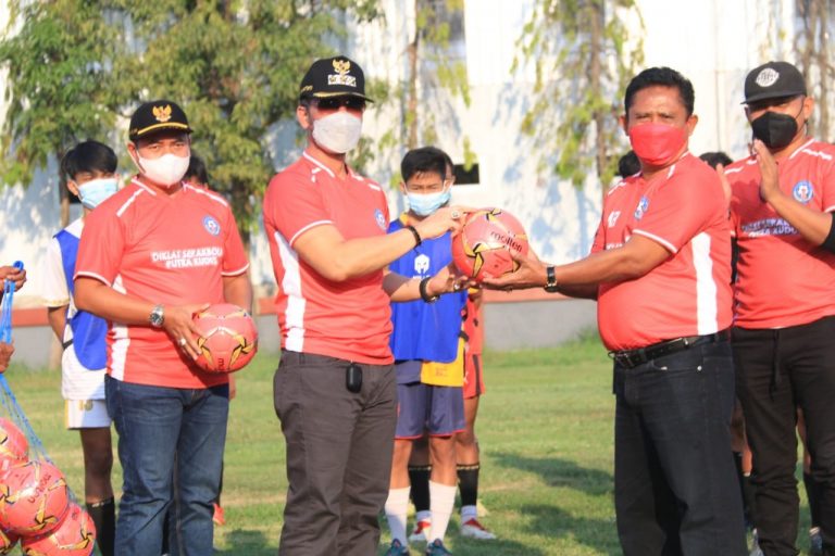 Bupati Buka Diklat Sepak Bola Putra Kudus
