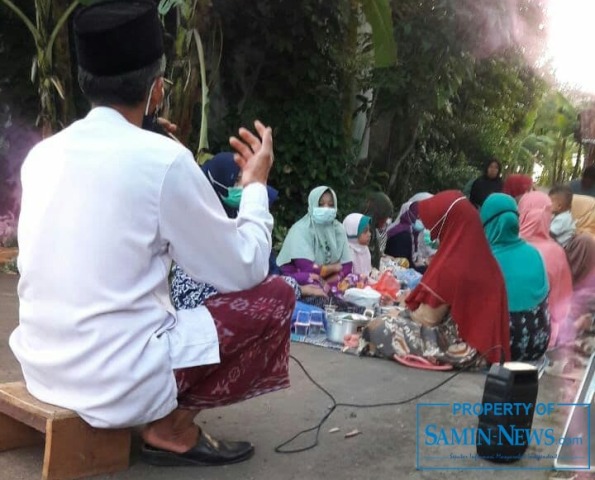 Kenduri di Perempatan Jalan; Barikan yang Nyaris Dilupakan