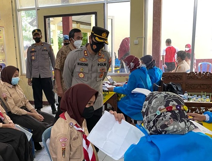 Kapolres Tinjau Vaksinasi di SMP N 6 Jepara