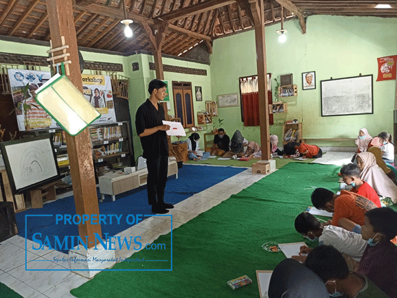 Anak-anak Semangat Ikuti Lomba Mewarnai di TBM Omah Buku Kosmasari