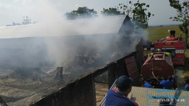 Gudang Kapuk di Karaban Terbakar; Tiga Pekerja Menderita Luka Serius