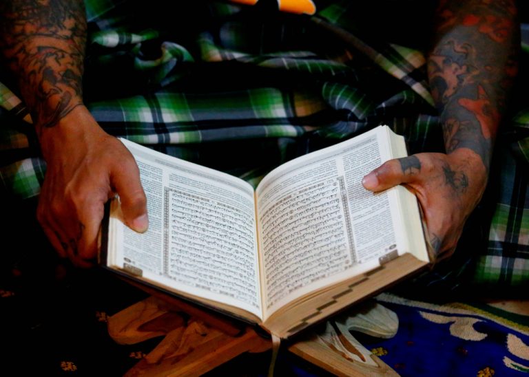 Heboh Al-Quran Dijadikan Bahan Petasan