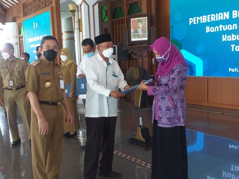 GNOTA dan BAZNAS Pati Berikan Bantuan Uang Tunai bagi Pelajar