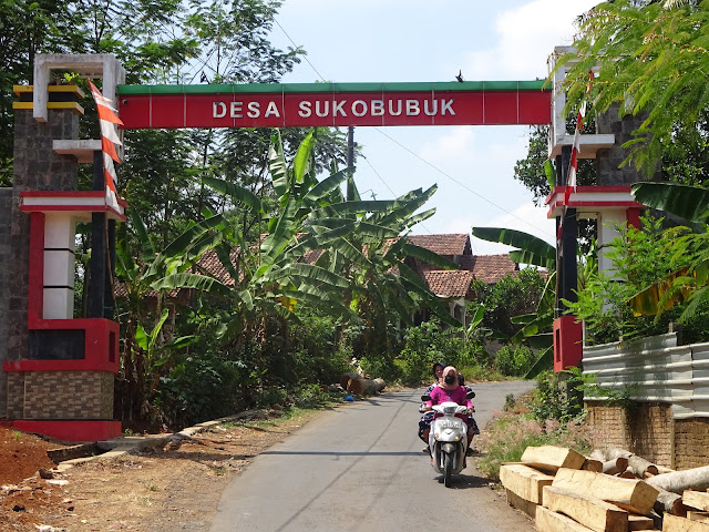 Warga Sukobubuk Tunggu Jalan Tembus ke Kaliampo