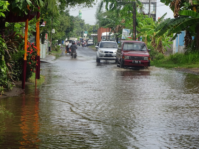 Muncul Genangan Air di Jalur Tayu-Juwana dan Tayu-Jepara