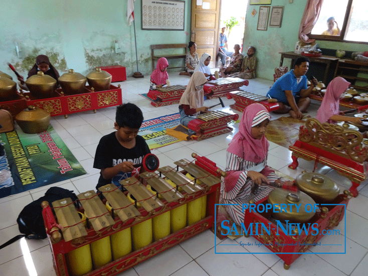 Ratusan Anak di Pati Bisa Menabuh Gamelan; Hasil Gerakan Seniman Masuk Sekolah