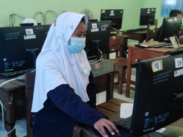 Ditemukannya Klaster Sekolah, Jokowi Ingatkan Kesiapan Sekolah Gelar PTM