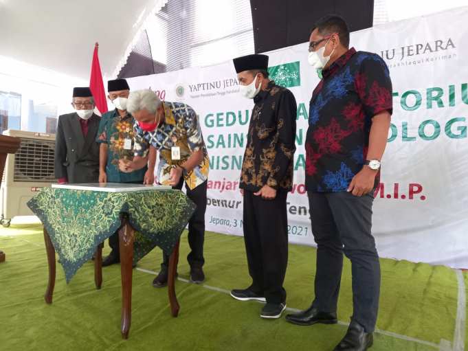 Ganjar Resmikan Gedung Laboratorium Fakultas Saintek Unisnu Jepara