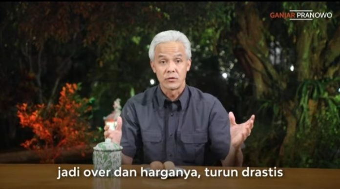 Potongan gambar video YouTube Ganjar Pranowo menyinggung harga telur anjlok, peternak telur babak belur