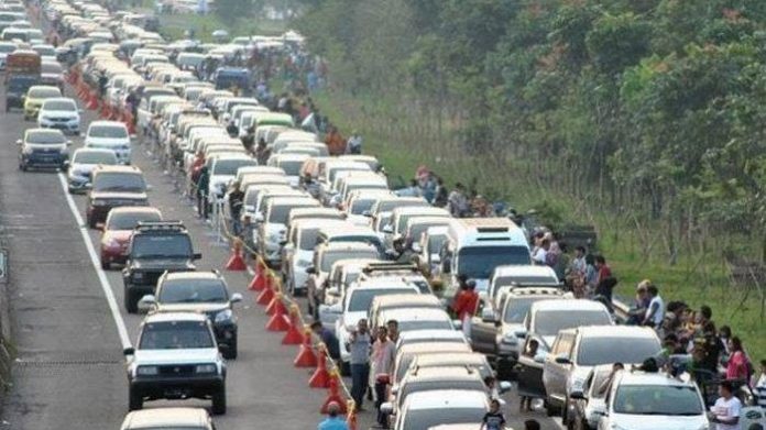 Ilustrasi perjalanan dan mobilitas masyarakat saat Natal dan Tahun Baru (Nataru)