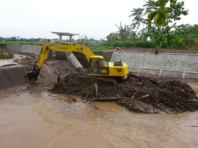 Kepala DPUTR Kabupaten Pati Prihatin; Pembuangan Sampah ke Kali Terus Berlanjut