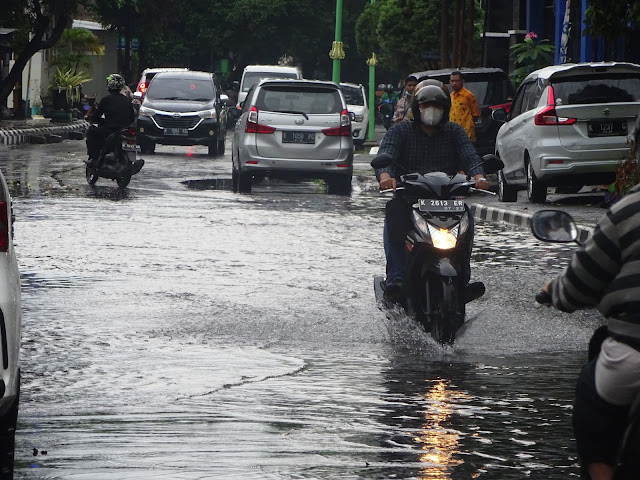 Masalah Genangan Air di Jl Supriyadi Pati Belum Tuntas Sampai Saat Ini