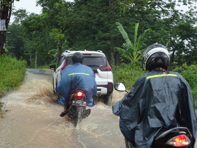 Bila Hujan Deras ; Ruas Jalan Gembong-Pati Berubah Menjadi Alur Kali