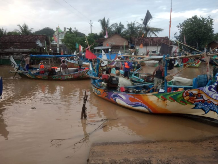 Tim SAR Tunggul Wulung Kembali Malakukan Penyisiran untuk Temukan Dua Nelayan Puncel