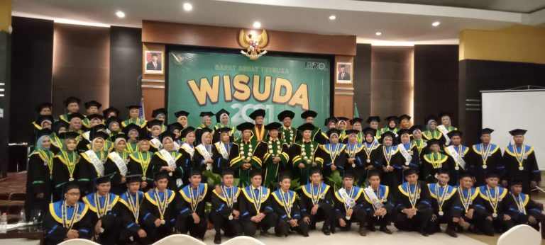 29 Karyawan KSPPS Yaummi Mas Ikuti Upacara Wisuda STAIT Yogyakarta