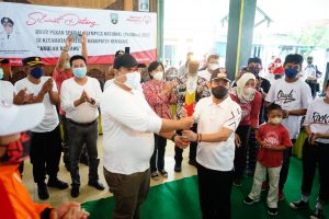 Obor Api Pekan Special Olympic Nasional (PeSonas) di terima Bupati Pati Haryanto dari pemda Rembang