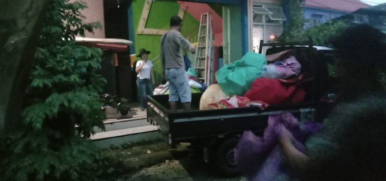 Kemarin Kembali Berlangsung Pengambilan Barang Pemilik Rumah di Kompleks LI