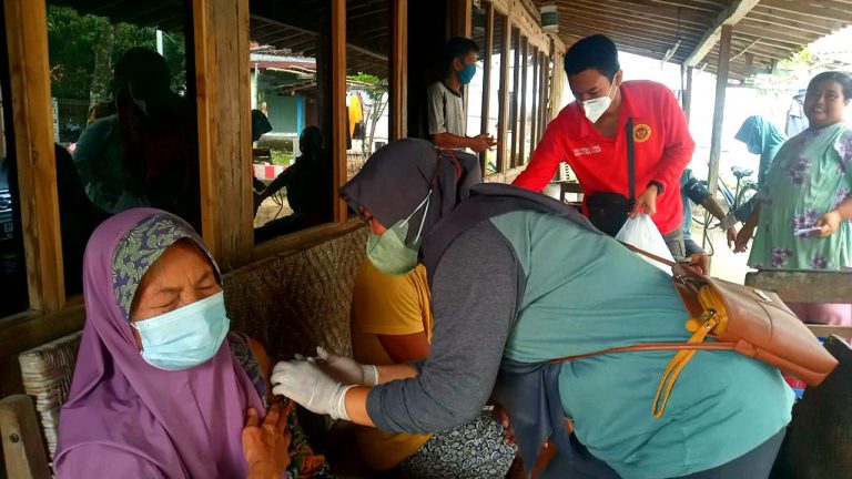 Binda Jateng kembali Vaksinasi Covid-19 Massal, Kali Ini di Desa Sumberjosari