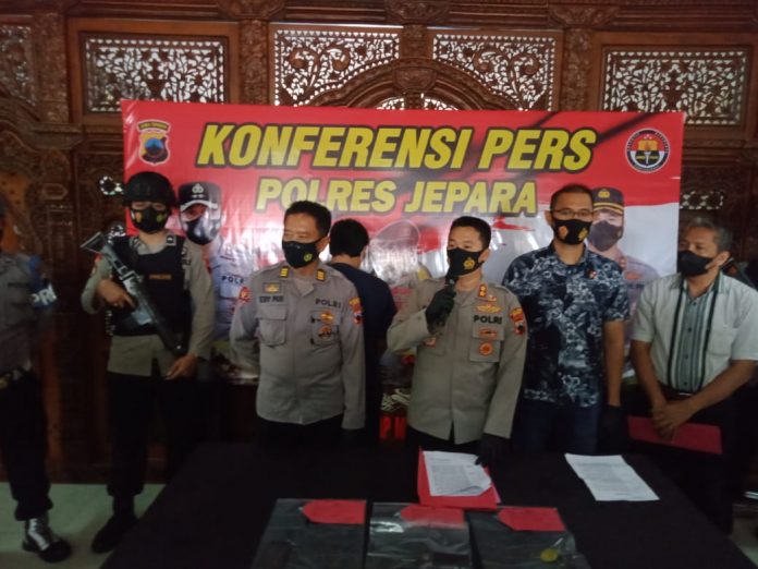 Kapolres Jepara AKBP Warsono saat memberikan keterangan kepada awak media.(Foto:SN/dok-hp)