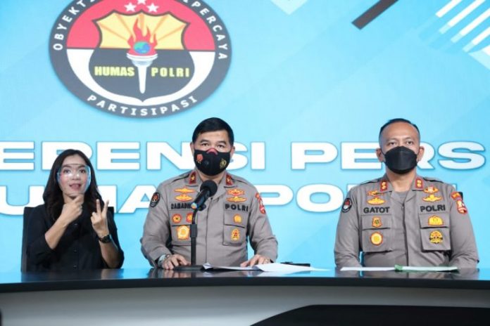 Karo Penmas Divisi Humas Polri Brigjen Pol Ahmad Ramadhan/tengah. (humaspolri)