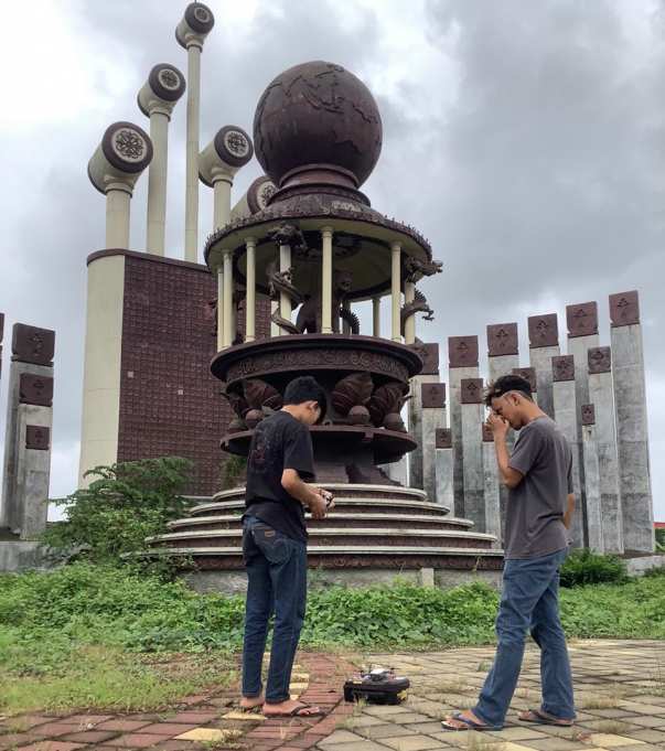 Monumen Macan Kurung Mulai Rusak