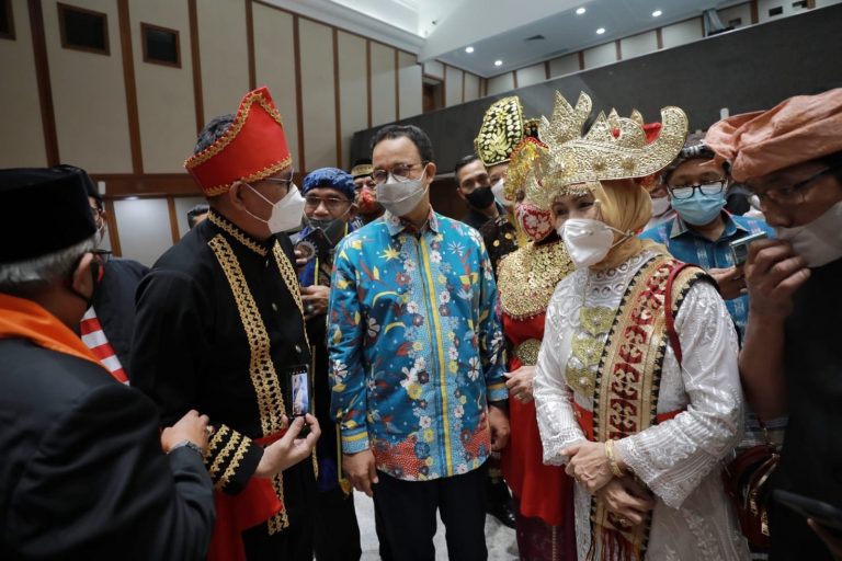 Usai Ditegur Jokowi, Anies Segera Evaluasi Pelaksanaan PTM di DKI