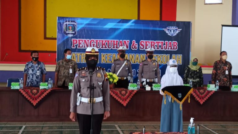 Polantas Polres Pati Kukuhkan 55 Anggota PKS SMA Negeri 3