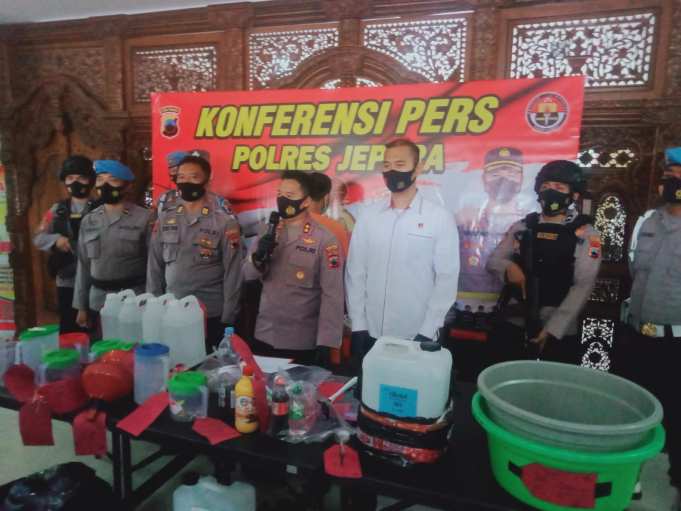 Penjual Miras Oplosan yang Tewaskan Sembilan Orang Diancam Hukuman 15 Tahun