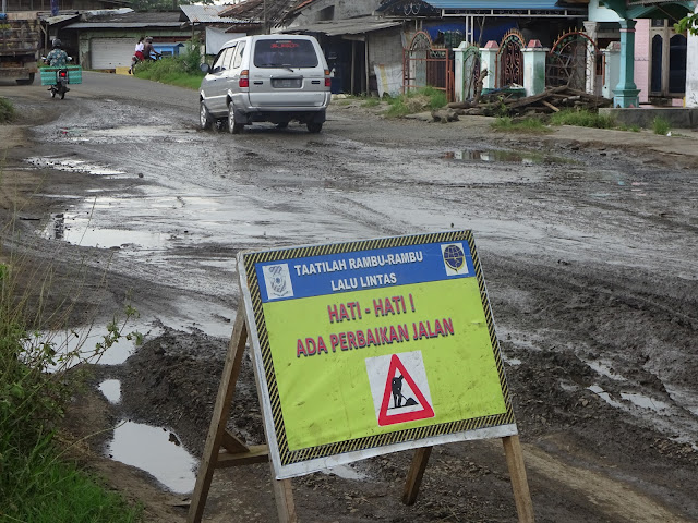 Kerusakan jalan pati gabus