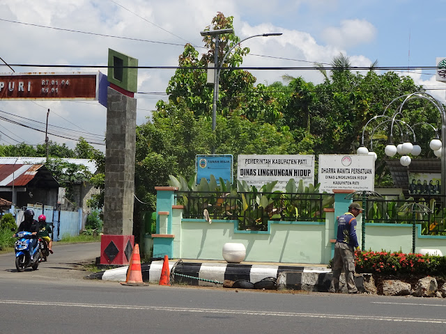 Pembongkaran pot pembatas