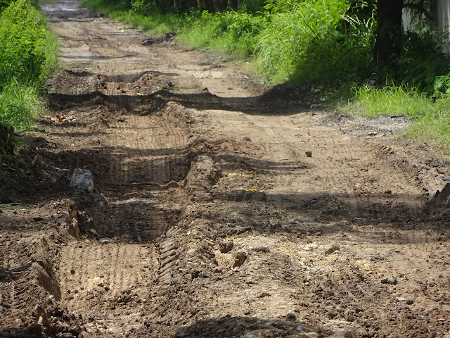 Ruas jalan menuju Lorok indah