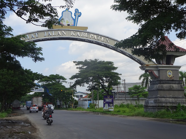 Pembangunan Taman di Tugu Batas Harus Berpagar