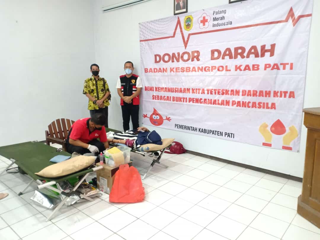 kegiatan donor darah yang di selenggarakan oleh Badan Kesbangpol