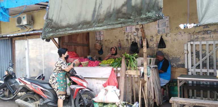 Bulan Ruwah Menjelang Ramadhan, “Musim Panen” Pedagang Kembang Pasar Puri Baru