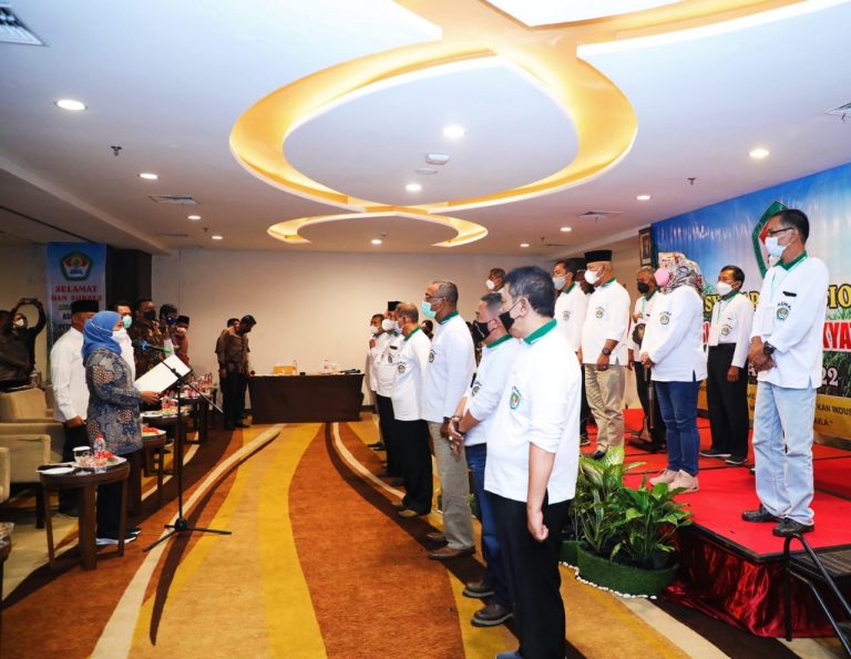 Gubernur Jawa Timur Kukuhkan Pengurus APTRI Periode 2022-2027