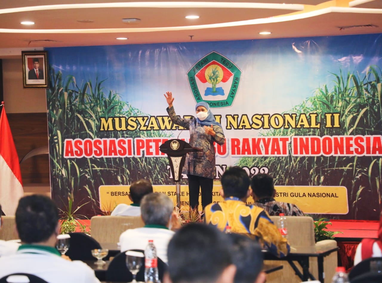 Gubernur Khofifah saat memberikan sambutan dalam Munas ke 2 APTRI di Hotel Best Western Papillio Surabaya