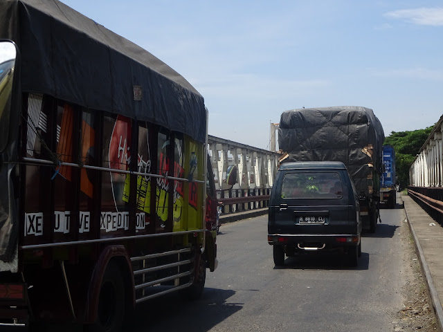 Beberapa Catatan Rekayasa LL di Juwana; Tutup Total Akses Jalan Pertolongan di Desa Bumirejo (4)