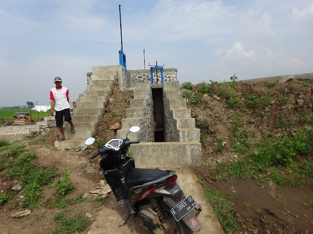 Warga Sambut Baik PT Dua Kelinci Ikut Peduli Bersihkan Tumpukan Sampah di Bendung Blado