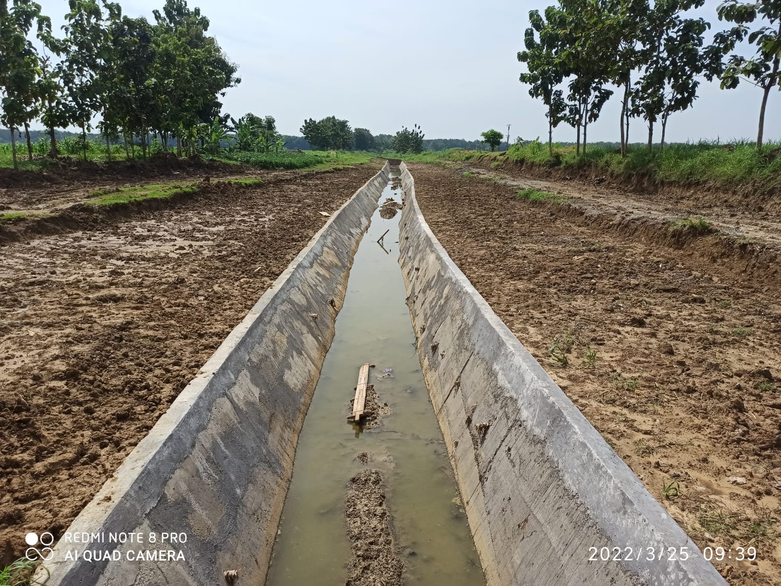 Pelaksanaan paket pekerjaan jaringan irigasi D.I di Bendung Sumedang, Kecamatan Winong setelah akhir bulan Maret 2022 terus berlanjut, untuk mengejar progres 100 persen pertengahan April 2022 mendatang.(Foto:SN/dok-ji)