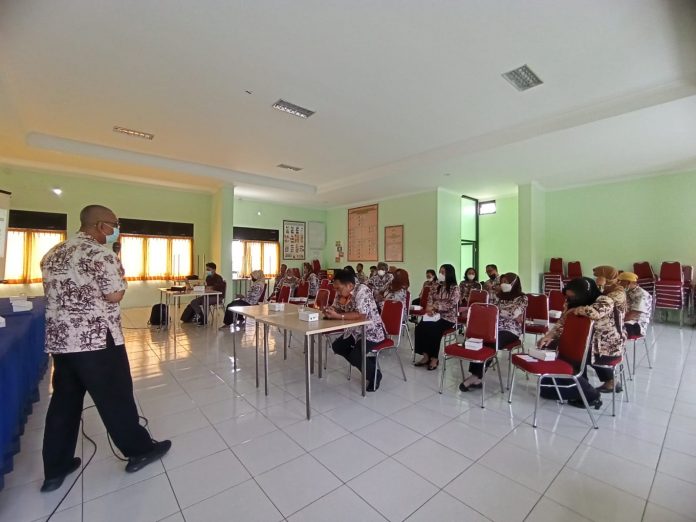 Sosialisasi e-Layang di kantor Dinas Perdagangan dan Perindustrian (Disdagperin), Kamis (31/3/2022) kemarin. Sosialisasi e-Layang di kantor Dinas Perdagangan dan Perindustrian (Disdagperin), Kamis (31/3/2022) kemarin.