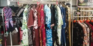 Pengunjung Plaza Pragolo Paling Banyak Minati Produk Batik